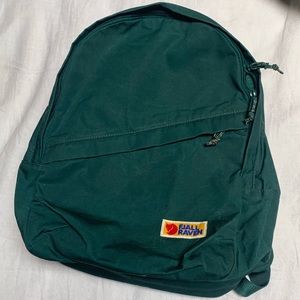 NWOT Fjallraven Vardag 16 pack in arctic green